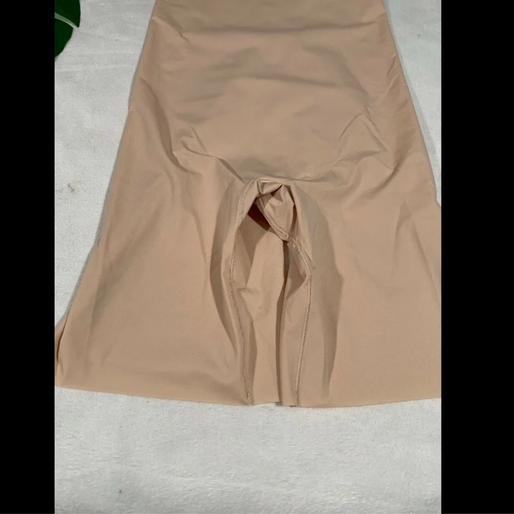 NEW Spanx Thinstincts High Waist Mid-Thigh Shorts Nude [SZ‎ Small ]